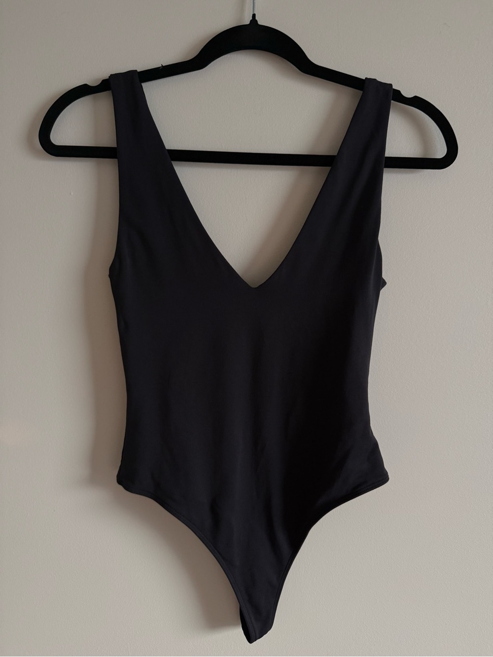 Babaton Contour Black Deep V Neck Thong Bodysuit Minimalist Going Out Top S